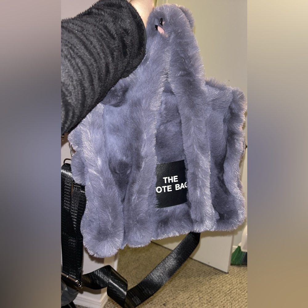 Totes Faux Fur Crossbody Bag in Gray